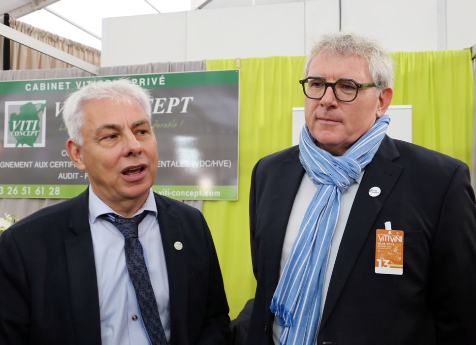 Reims La Marne Viticole Viti Vini : Franck Mazy succède à Christophe Labruyère Le Club des Entrepreneurs Champenois, organisateur du salon Viti Vini à Épernay change de président. Après 10 ans à la tête de l’association des industries et services connexes à la filière champagne, Christophe Labruyère vient de céder la place à Franck Mazy. L’annonce a été faite officiellement lors de l’inauguration du Viti Vini le mardi 15 octobre au parc des expositions le Millesium à Épernay.