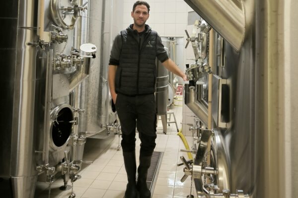 Des cuves pour la micro-vinification à Courmas