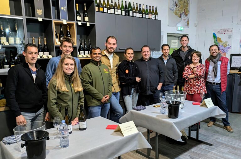 Reims La Marne Viticole Face au parc des expositions de Châlons, CPH La Grande Boutique du Vin propose plus de 400 champagnes à la vente. Anthony Gomes, responsable de cette grande cave, confirme l’intérêt croissant pour les cuvées de vignerons. Châlons : Anthony Gomes, « 90 % de nos références sont des champagnes de vignerons »