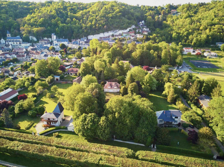 Comment faire pour bâtir un système plus vertueux ? Une piste propose d'affecter une valeur économique (en euros par hectare) aux espaces non artificialisés. Crédit : ©Réussir Comment faire pour bâtir un système plus vertueux ? Une piste propose d'affecter une valeur économique (en euros par hectare) aux espaces non artificialisés. Crédit : ©Réussir