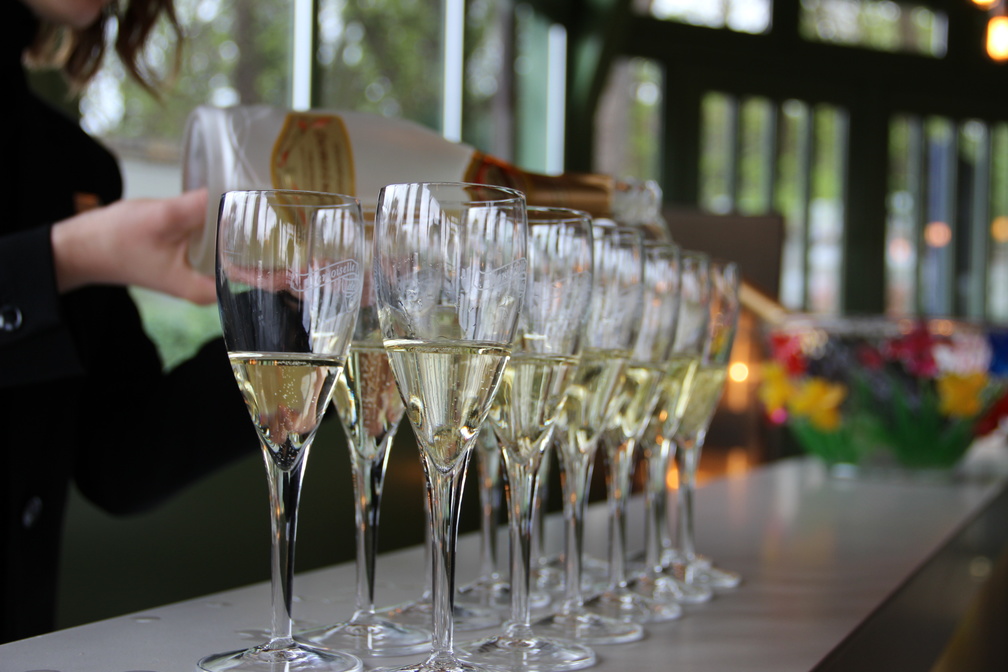 Reims La Marne Viticole Épernay : les expéditions de champagne freinées par la concurrence des vins effervescents Les expéditions de champagne ont atteint 266 millions de bouteilles en 2025. C’est la troisième année de baisse consécutive. Une tendance à rebours du marché mondial des vins effervescents qui ne cesse de progresser.