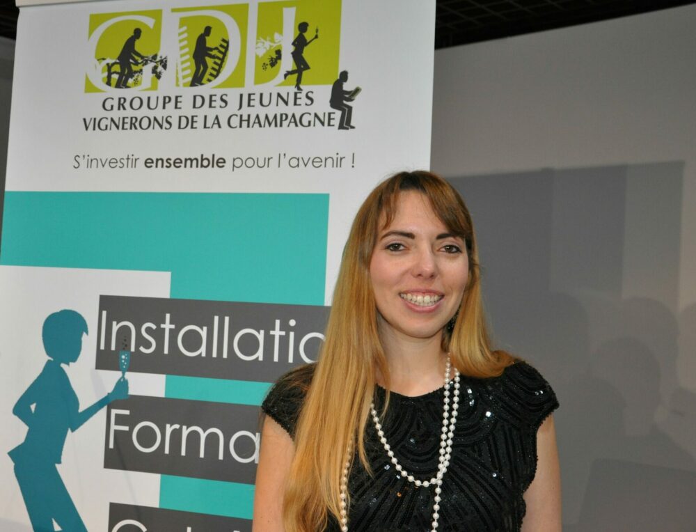 Reims La Marne Viticile Chouilly, Groupe Des Jeunes vignerons : refaire collectivement le monde du champagne Fin mars, le Groupe Des Jeunes vignerons de la Champagne a tenu son assemblée générale 2026 à Chouilly, dans les locaux du groupe coopératif Terroirs & Vignerons de Champagne. Avec une vision prospective sur l’avenir de la Champagne qui ne manque pas de panache.